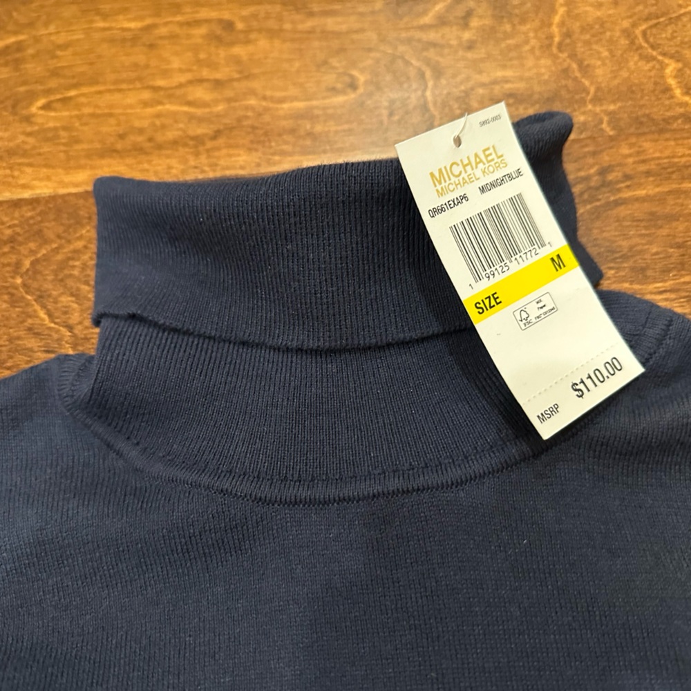 🆕 KORS Navy Sweater with White Stripes - Picture 3 of 4